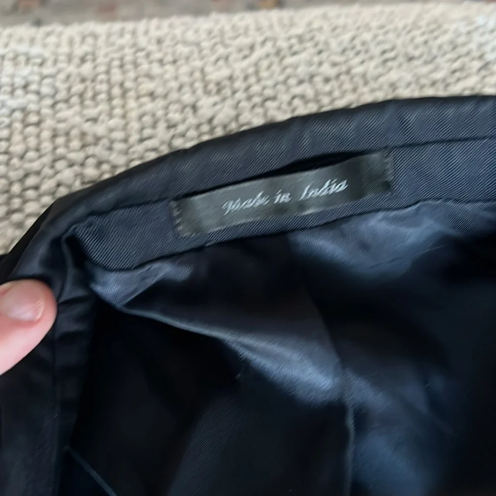 Izod tailored black